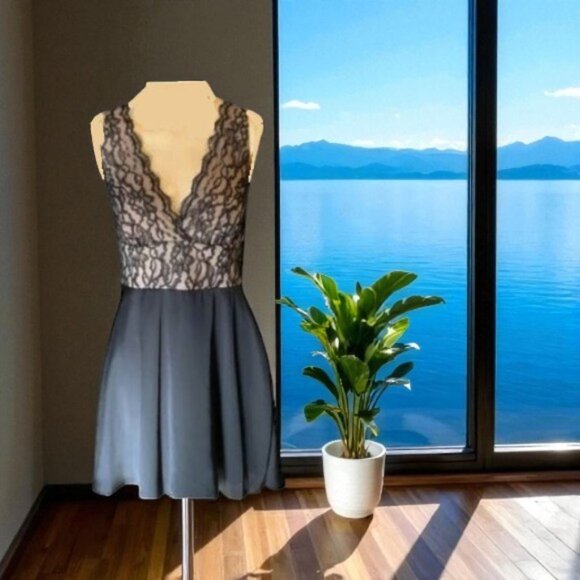 Fredrick’s of Hollywood Sleeveless Lace Dress - Picture 1 of 8